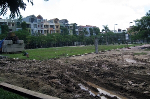 Hà Nội phạt 13 đơn vị sử dụng lãng phí đất công